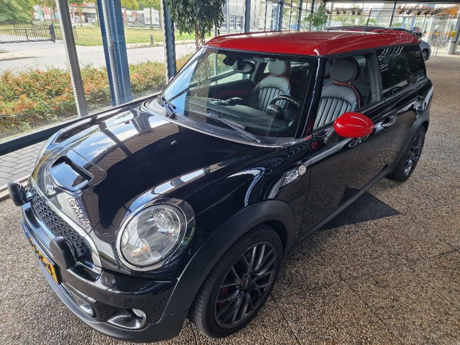 MINI-Clubman-0