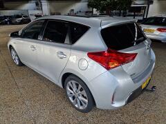 Toyota-Auris-1