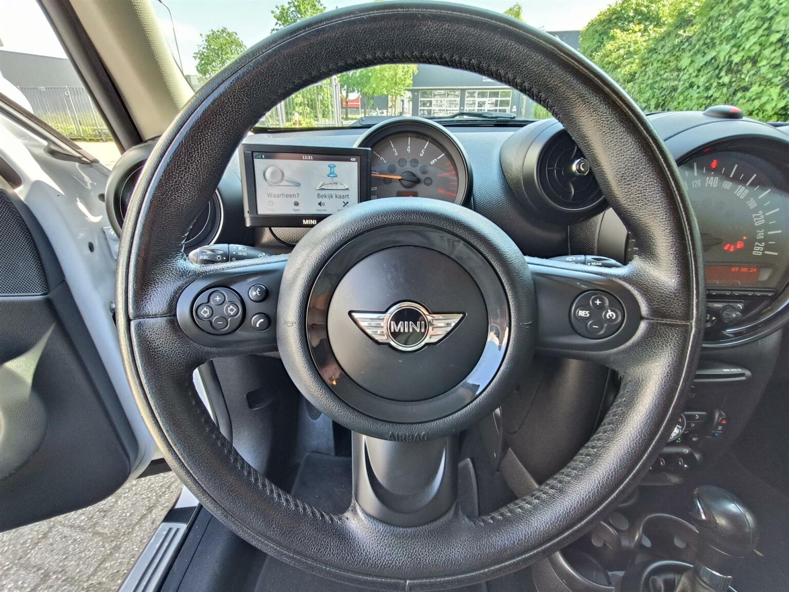 MINI-Countryman-12